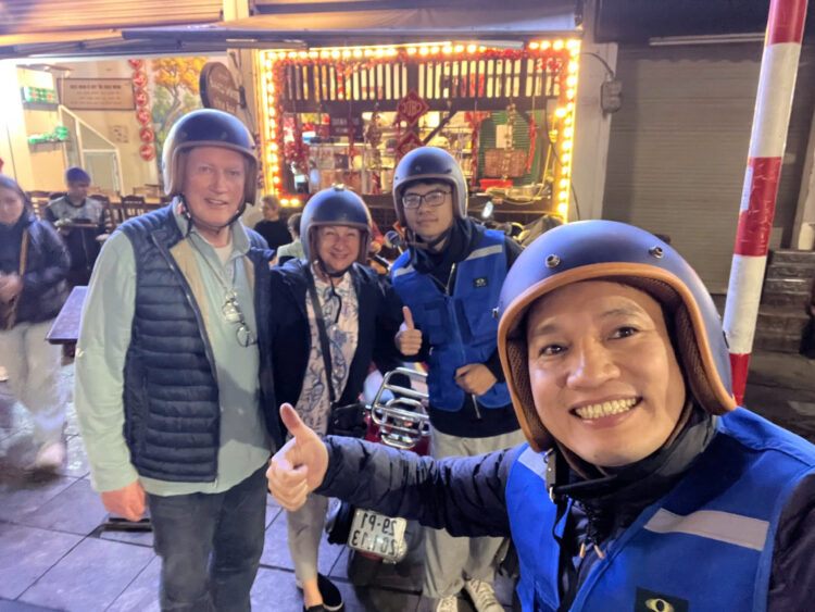 Hanoi By Night – Foodie Vespa Tour