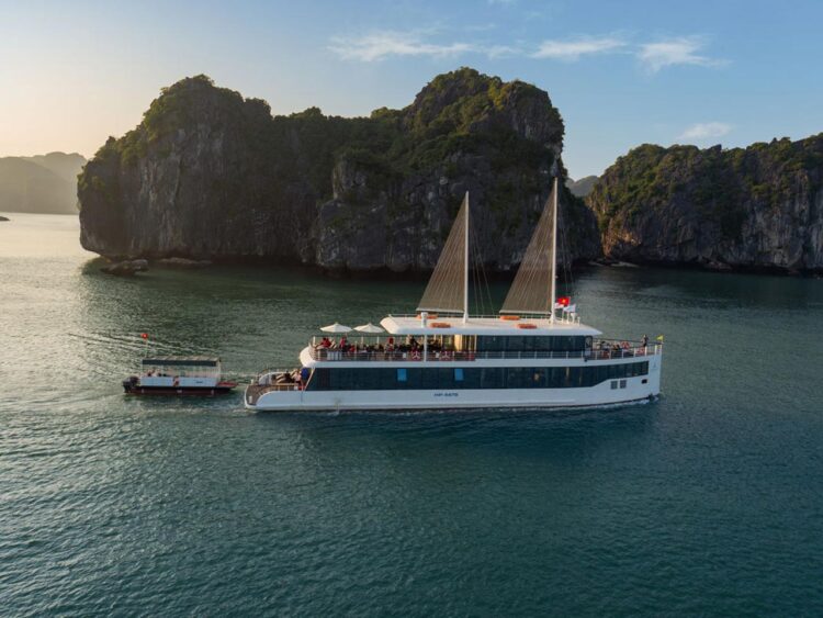Jade Sails – 1 day Lan Ha Bay (luxury group)