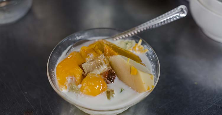 Saigon Street Food: 3.5-Hour Evening Tour - Image 9