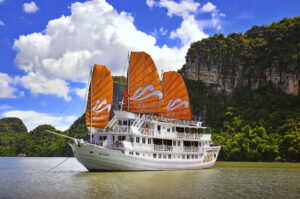 https://vietnamdmcgroup.vn/paradise-peak-cruise-2-days-1-night/