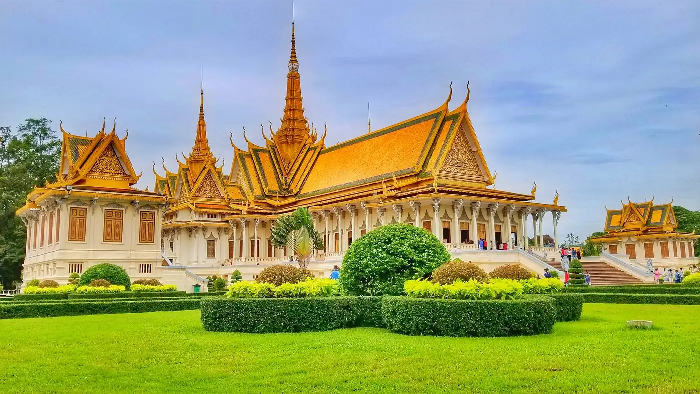 10 Days – Saigon to Cambodia: From Urban Energy to Ancient Wonders